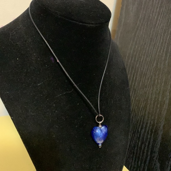 Pretty necklace, only 14” long - Picture 3 of 6